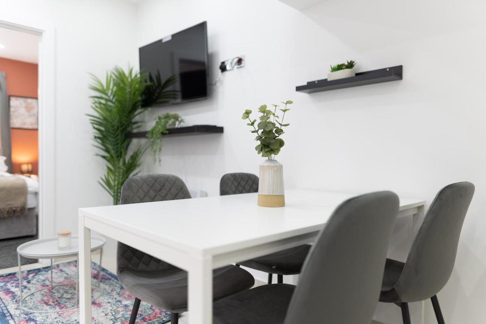Wifi | Garden | 2br Apartment Cardiff
