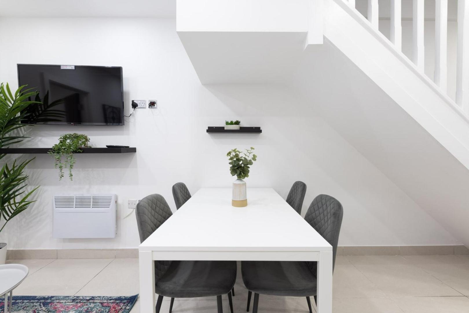 Wifi | Garden | 2br Apartment *
